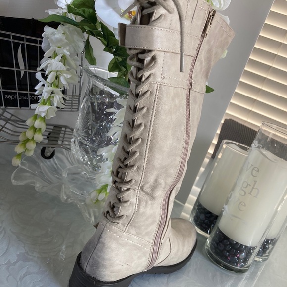 Boots - Picture 2 of 3